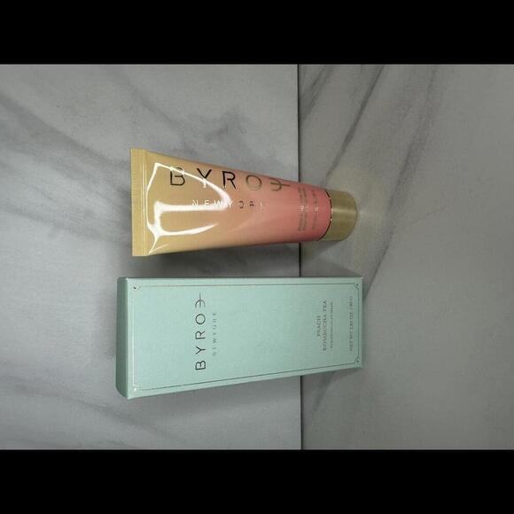 byroe Other - Byroe New York Peach Kombucha Tea purifying clay mask